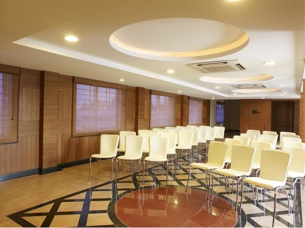 The Castello Residency Hotell Coimbatore Exteriör bild