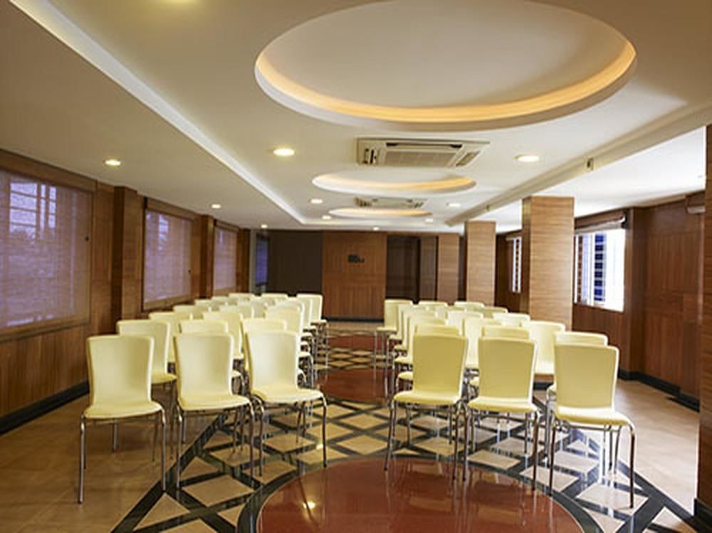 The Castello Residency Hotell Coimbatore Exteriör bild