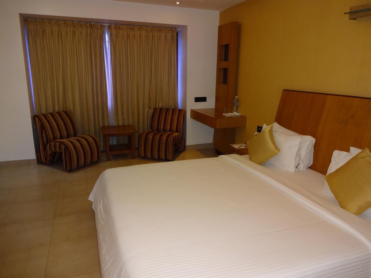 The Castello Residency Hotell Coimbatore Exteriör bild