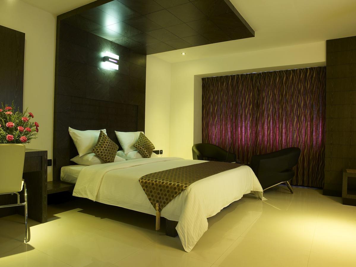 The Castello Residency Hotell Coimbatore Exteriör bild