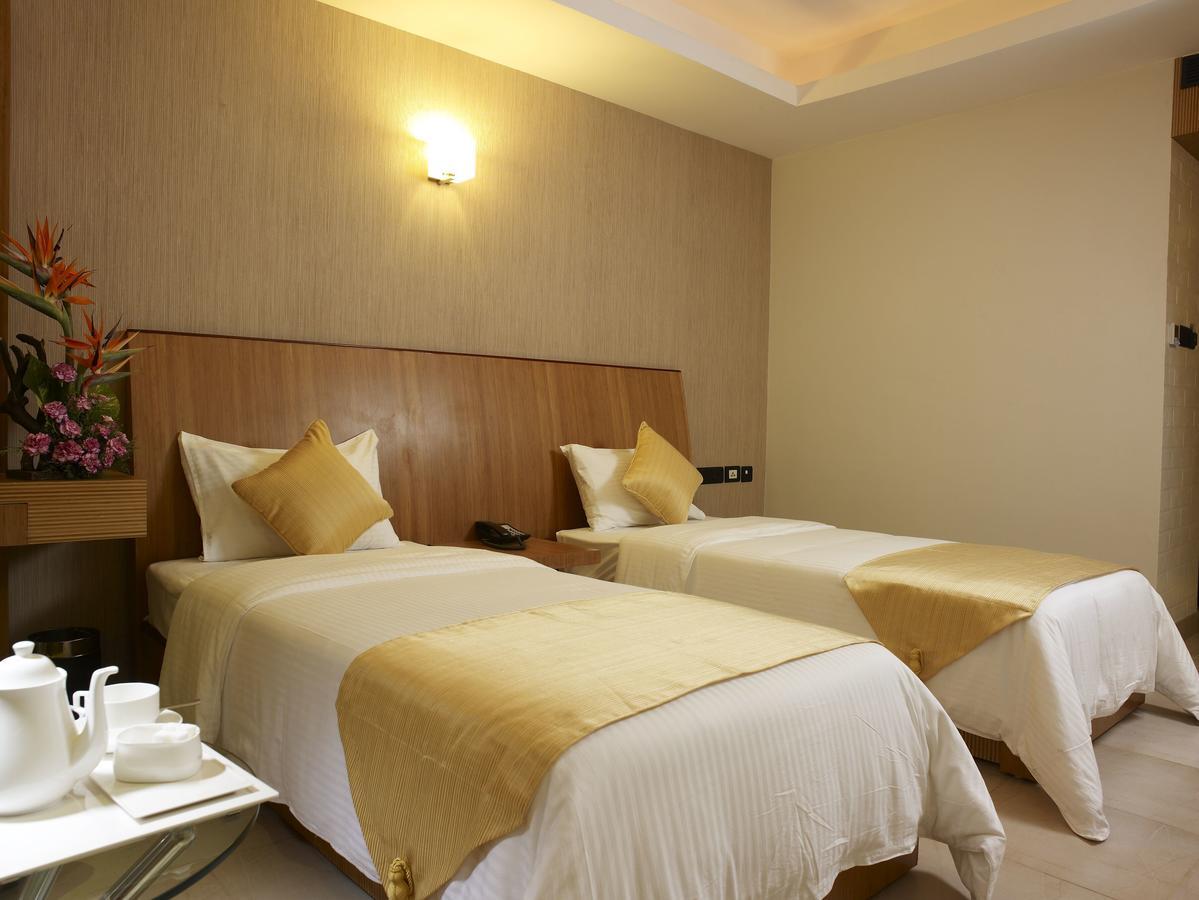 The Castello Residency Hotell Coimbatore Exteriör bild